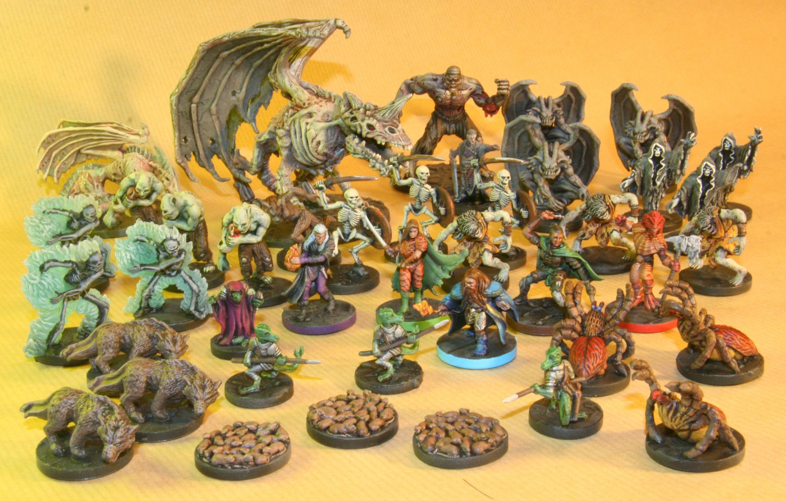 Dungeons dragons настолка. Настолка данжеон энд драгонс. Дунгеон драгон. Dungeons and dragons арты. Dungeons dragons настолка.